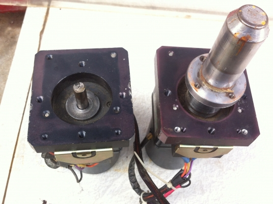 มอเตอร์เกียร์ญี่ปุ่น ยี่ห้อ ORINETAL ทดแล้วหมุนที่ 6 รอบต่อนาที่ ขนาดกำลังมดเตอร์ 15 W. มอเตอร์เกียร์ญี่ปุ่น ยี่ห้อ ORINETAL ทดแล้วหมุนที่ 6 รอบต่อนาที่ ขนาดกำลังมดเตอร์ 15 W.