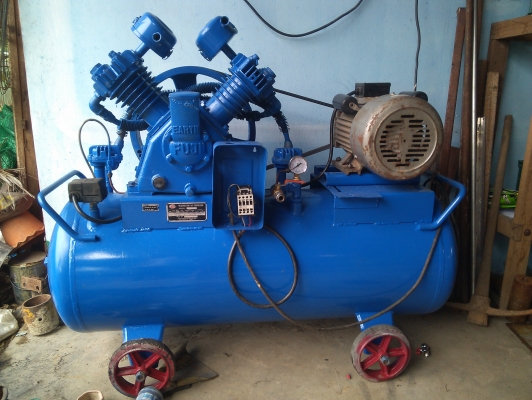 ขายปั๊มลมFuji 220 ลิตร 4สูบ มอเตอร์ 5 แรง