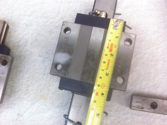 ชุดลูกกลิ้งรางสไลด์ถอดจากเครื่องCNC ขนาดกว้าง 35 มม. ยาว 22 ซม.เป็นรางแนวตั้งของเครื่อง ( มี 20 อัน) ชุดลูกกลิ้งรางสไลด์ถอดจากเครื่องCNC ขนาดกว้าง 35 มม. ยาว 22 ซม.เป็นรางแนวตั้งของเครื่อง ( มี 20 อัน)