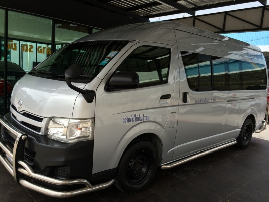 ขายรถตู้ Toyota  เกียร์ออโต้ เบนซิน+ LPG รถปลายปี 2011 ขาย 780,000 บาท