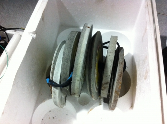 หินเจียร์ขาวยี่ห้อ KGW แบบละเอียดขนาดโตประมาณ 6 นิ้ว ของญี่ปุ่น (มีเยอะ) หินเจียร์ขาวยี่ห้อ KGW แบบละเอียดขนาดโตประมาณ 6 นิ้ว ของญี่ปุ่น (มีเยอะ)