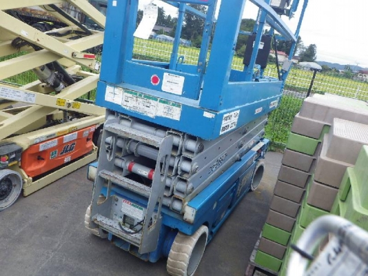 รถกระเช้า ขากรรไกร GENIE GS2632 : สต๊อกรถเช้าไฟฟ้าที่ญี่ปุ่น โทร.กุ้ง 0813062283