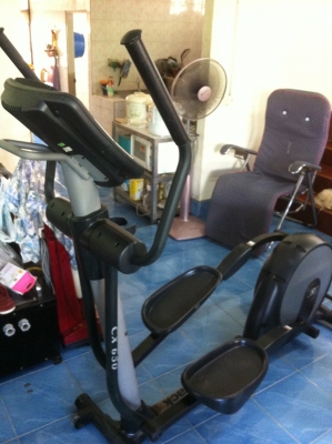 เครื่องออกกำลังกายวิ่งกึ่งสเต็ป ยี่ห้อ NordicTrack รุ่น cx-650 สภาพสวย