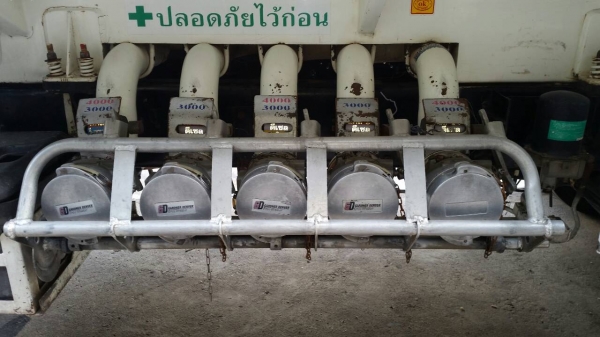 HINO-FL-8J 220แรงซีรี500คอมมอลเรว ถังบรรจุ 18,000ลิตรโหลดล่างยางใหม่10เส้น