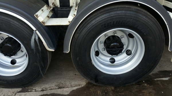 HINO-FL-8J 220แรงซีรี500คอมมอลเรว ถังบรรจุ 18,000ลิตรโหลดล่างยางใหม่10เส้น