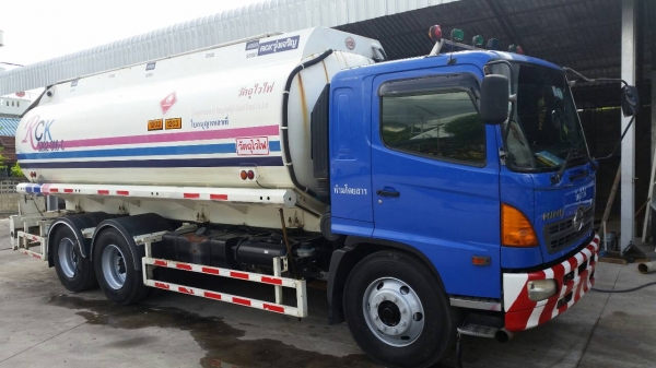 HINO-FL-8J 220แรงซีรี500คอมมอลเรว ถังบรรจุ 18,000ลิตรโหลดล่างยางใหม่10เส้น