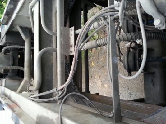 ขายหางพ่วง 2 เพลา. ปี 54 ( ใช้งานน้อย. ) สนใจติดต่อ 081 - 6079515 ขายหางพ่วง 2 เพลา. ปี 54 ( ใช้งานน้อย. ) สนใจติดต่อ 081 - 6079515