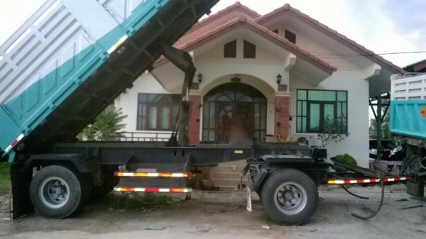 ขายหางพ่วง 2 เพลา. ปี 54 ( ใช้งานน้อย. ) สนใจติดต่อ 081 - 6079515 ขายหางพ่วง 2 เพลา. ปี 54 ( ใช้งานน้อย. ) สนใจติดต่อ 081 - 6079515