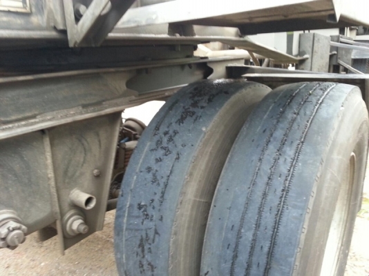 ขายหางพ่วง 2 เพลา. ปี 54 ( ใช้งานน้อย. ) สนใจติดต่อ 081 - 6079515 ขายหางพ่วง 2 เพลา. ปี 54 ( ใช้งานน้อย. ) สนใจติดต่อ 081 - 6079515