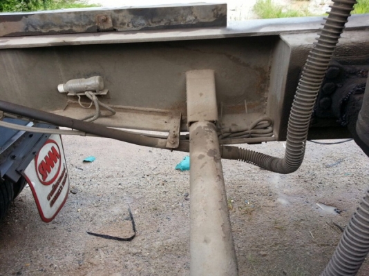 ขายหางพ่วง 2 เพลา. ปี 54 ( ใช้งานน้อย. ) สนใจติดต่อ 081 - 6079515 ขายหางพ่วง 2 เพลา. ปี 54 ( ใช้งานน้อย. ) สนใจติดต่อ 081 - 6079515