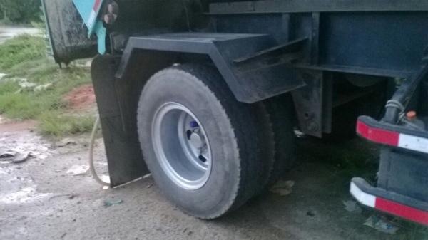 ขายหางพ่วง 2 เพลา. ปี 54 ( ใช้งานน้อย. ) สนใจติดต่อ 081 - 6079515 ขายหางพ่วง 2 เพลา. ปี 54 ( ใช้งานน้อย. ) สนใจติดต่อ 081 - 6079515