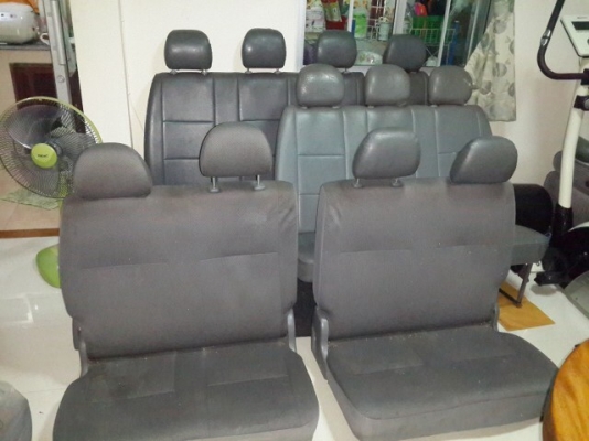 ขายเบาะนั่ง รถตู้ คอมมูเตอร์ commuter ทั้งชุด สนใจสอบถามรายละเอียดได้ครับ