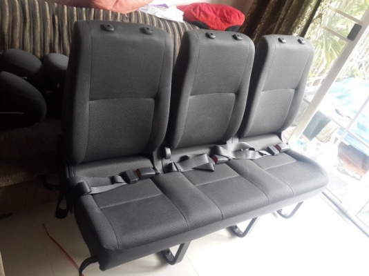 ต้องการขายเบาะรถตู้ใหม่ ถอดจากรถตู้ป้ายแดง Toyota Commuter มี 9 ที่นั่ง ขายถูก ทั้งชุด สนใจสอบถามรายละเอียดได้ครับ