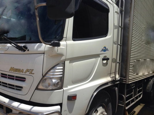 รถฮีโน่ 10 ล้อ ตู้เย็น 260 แรงม้า. ปี 49 สนใจติดต่อ 081 - 6079515 รถฮีโน่ 10 ล้อ ตู้เย็น 260 แรงม้า. ปี 49 สนใจติดต่อ 081 - 6079515