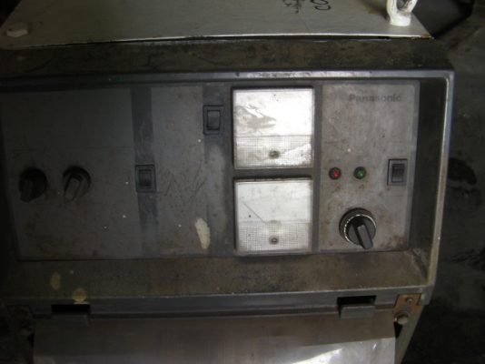 เครื่องเชื่อม CO2 พานาโซนิก ไฟ380V ของหลุดจำนำ ราคา 13,500บาท(ไม่มีสาย)