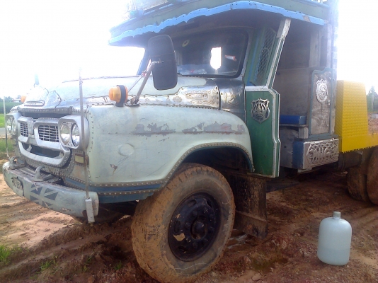 สิบล้อ อีซูซู HO7Cอยู่คู่เดิมจริงๆเทนเลอร์ 2 เพลาบรรทุกแบ็คโฮ200ได้สบายครับ เหล็กใหม่ทุกชิ้น ทะเบียนพร้อมโอน ราคา 425,000บ