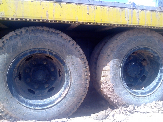 สิบล้อ อีซูซู HO7Cอยู่คู่เดิมจริงๆเทนเลอร์ 2 เพลาบรรทุกแบ็คโฮ200ได้สบายครับ เหล็กใหม่ทุกชิ้น ทะเบียนพร้อมโอน ราคา 425,000บ