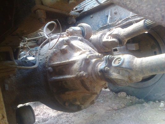 สิบล้อ อีซูซู HO7Cอยู่คู่เดิมจริงๆเทนเลอร์ 2 เพลาบรรทุกแบ็คโฮ200ได้สบายครับ เหล็กใหม่ทุกชิ้น ทะเบียนพร้อมโอน ราคา 425,000บ