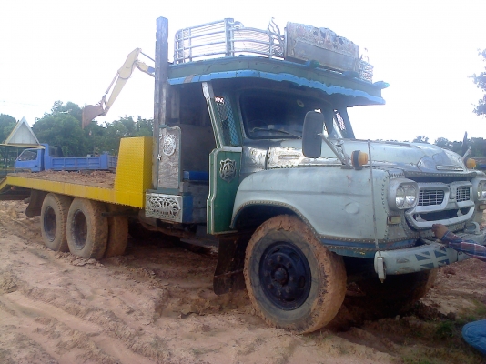 สิบล้อ อีซูซู HO7Cอยู่คู่เดิมจริงๆเทนเลอร์ 2 เพลาบรรทุกแบ็คโฮ200ได้สบายครับ เหล็กใหม่ทุกชิ้น ทะเบียนพร้อมโอน ราคา 425,000บ