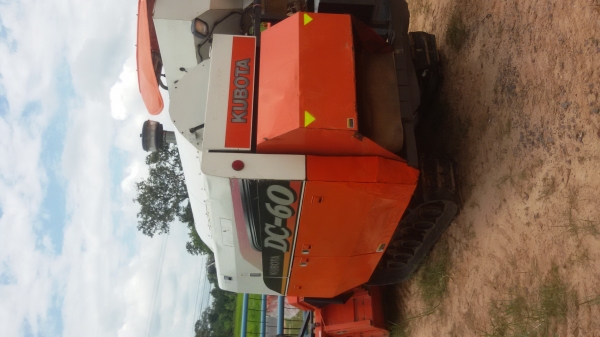 ขายรถเกี่ยวข้าวkubota plus พร้อมเทเลอร์ เล่มทะเบียนพร้อมโอน ขายรถเกี่ยวข้าวkubota plus พร้อมเทเลอร์ เล่มทะเบียนพร้อมโอน