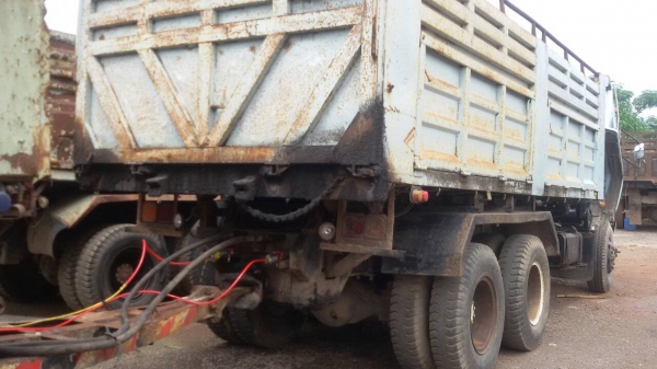 -ISUZU-240.ดั้มแม่.ลูก.ลูก2คานครัชซีสวย.เครื่องเเน่น.ทะเบียนพร้อม,79รถอยู่ปทุม..1,350,000,