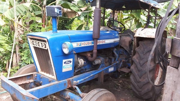 ***ขายแล้วครับขอบคุณ Truck2hand <ถูกๆจัดให้ ร่วมสู้ด้วยกัน พี่น้องครับ !!>>ขายถูกๆ รถไถเพลาเดียว FORD T2 รหัส 683F 6090AAB,703F 6016AAA เครื่องเดิมเกียร์เดิม เครื่องดี มีอ่อนนิดนึง เกียร์เดิมไม่หลุดไม่หอน ระบบไฮฯใช้งานปกติ ไม่แตก สีสันสวย บอดี้ดี