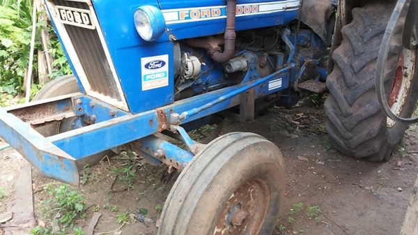 ***ขายแล้วครับขอบคุณ Truck2hand <ถูกๆจัดให้ ร่วมสู้ด้วยกัน พี่น้องครับ !!>>ขายถูกๆ รถไถเพลาเดียว FORD T2 รหัส 683F 6090AAB,703F 6016AAA เครื่องเดิมเกียร์เดิม เครื่องดี มีอ่อนนิดนึง เกียร์เดิมไม่หลุดไม่หอน ระบบไฮฯใช้งานปกติ ไม่แตก สีสันสวย บอดี้ดี