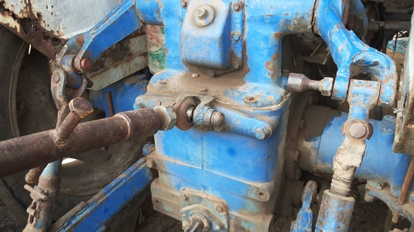 ***ขายแล้วครับขอบคุณ Truck2hand <ถูกๆจัดให้ ร่วมสู้ด้วยกัน พี่น้องครับ !!>>ขายถูกๆ รถไถเพลาเดียว FORD T2 รหัส 683F 6090AAB,703F 6016AAA เครื่องเดิมเกียร์เดิม เครื่องดี มีอ่อนนิดนึง เกียร์เดิมไม่หลุดไม่หอน ระบบไฮฯใช้งานปกติ ไม่แตก สีสันสวย บอดี้ดี