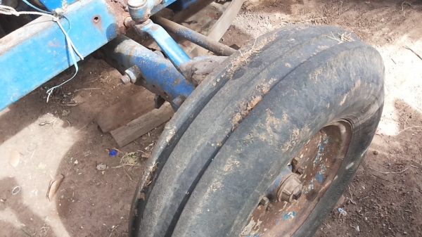 ***ขายแล้วครับขอบคุณ Truck2hand <ถูกๆจัดให้ ร่วมสู้ด้วยกัน พี่น้องครับ !!>>ขายถูกๆ รถไถเพลาเดียว FORD T2 รหัส 683F 6090AAB,703F 6016AAA เครื่องเดิมเกียร์เดิม เครื่องดี มีอ่อนนิดนึง เกียร์เดิมไม่หลุดไม่หอน ระบบไฮฯใช้งานปกติ ไม่แตก สีสันสวย บอดี้ดี