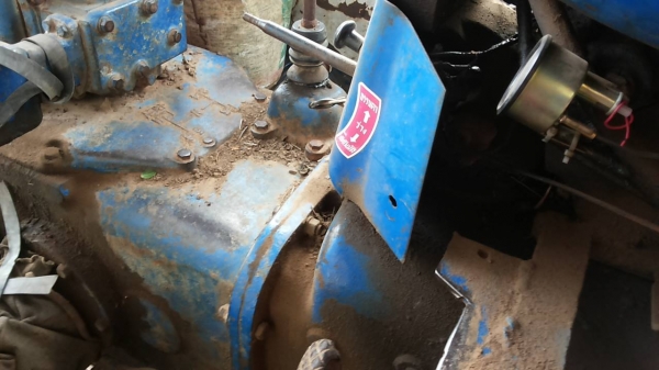 ***ขายแล้วครับขอบคุณ Truck2hand <ถูกๆจัดให้ ร่วมสู้ด้วยกัน พี่น้องครับ !!>>ขายถูกๆ รถไถเพลาเดียว FORD T2 รหัส 683F 6090AAB,703F 6016AAA เครื่องเดิมเกียร์เดิม เครื่องดี มีอ่อนนิดนึง เกียร์เดิมไม่หลุดไม่หอน ระบบไฮฯใช้งานปกติ ไม่แตก สีสันสวย บอดี้ดี