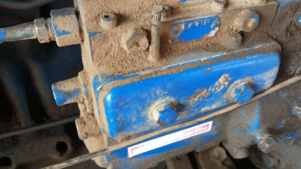 ***ขายแล้วครับขอบคุณ Truck2hand <ถูกๆจัดให้ ร่วมสู้ด้วยกัน พี่น้องครับ !!>>ขายถูกๆ รถไถเพลาเดียว FORD T2 รหัส 683F 6090AAB,703F 6016AAA เครื่องเดิมเกียร์เดิม เครื่องดี มีอ่อนนิดนึง เกียร์เดิมไม่หลุดไม่หอน ระบบไฮฯใช้งานปกติ ไม่แตก สีสันสวย บอดี้ดี