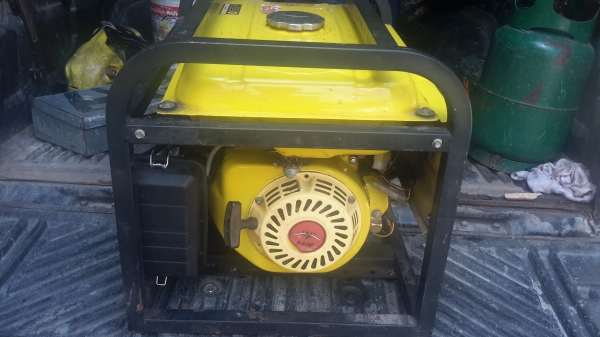 ขายเครื่องปั่นไฟฟ้า2200 w