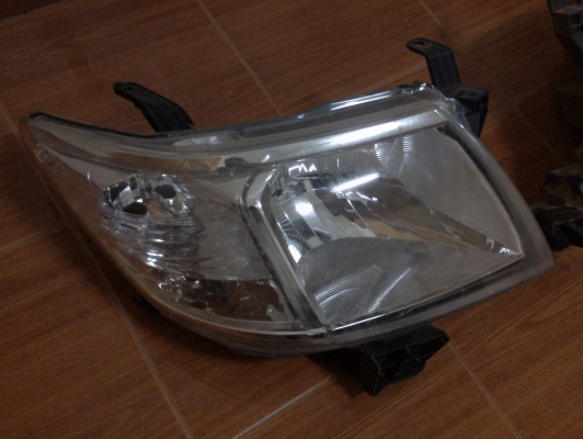 ขายไฟหน้าแท้ vigo trd แท้ห้างป้ายแดง