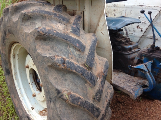 ขาย FORD 5000 พร้อมอุปกรณ์ ผานบุก 4 จาน