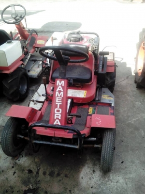 ขายรถตัดหญ้านั่งขับเครื่องยนต์16 HP เก่าญี่ปุ่น สภาพพร้อมใช้