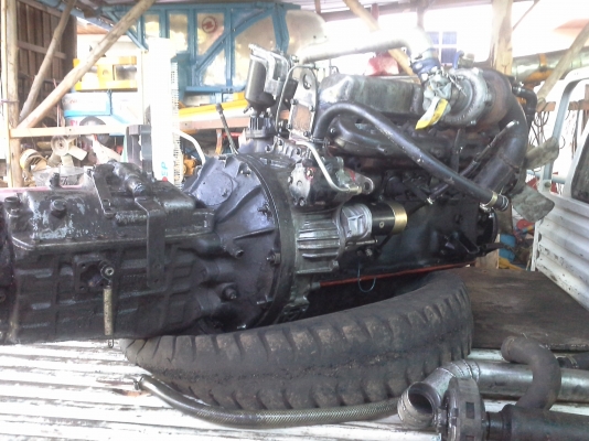 ขายเครื่องยนต์ฟิตใหม่พร้อมเกีย ยกลงจากรถลาก มิตซู 6D14 195 แรง