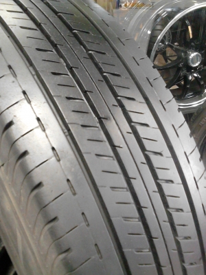 215/70R15 BRIDGESTONE DURAVIS R611 มีชุด 4 เส้น  TEL.081-427-3941