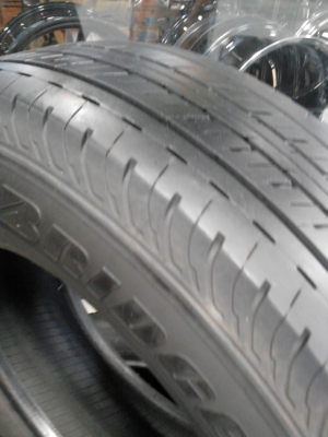 215/70R15 BRIDGESTONE DURAVIS R611 มีชุด 4 เส้น TEL.081-427-3941 215/70R15 BRIDGESTONE DURAVIS R611 มีชุด 4 เส้น TEL.081-427-3941