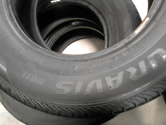 215/70R15 BRIDGESTONE DURAVIS R611 มีชุด 4 เส้น TEL.081-427-3941 215/70R15 BRIDGESTONE DURAVIS R611 มีชุด 4 เส้น TEL.081-427-3941