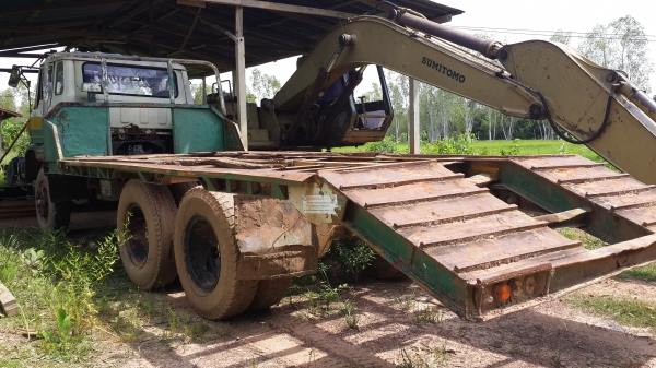 ขายด่วนสิบล้อเทรนเลอร์เพลาเดียว หางปลาขึ้นแบ็คโฮ200สภาพพร้อมราคาถูกทะเบียนท้ายลาดแจ้งจอดโทร0843923995