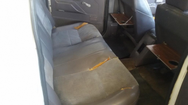 Isuzu 5 Door Van 1993 สีขาวสวยๆ มังกรทอง 2800 CC (เครื่องเงียบและแรงตามใจสั่ง)เครื่อง ช่วงล่างดี แอร์เย็น พวงมาลัยเพาเวอร์ กระจกมือหมุนล้อ แม็กสวย เกียร์ธรรมดาภาษี 58 กล้า.. ท้า.. ลองขับ