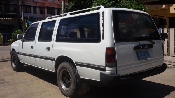 Isuzu 5 Door Van 1993 สีขาวสวยๆ มังกรทอง 2800 CC (เครื่องเงียบและแรงตามใจสั่ง)เครื่อง ช่วงล่างดี แอร์เย็น พวงมาลัยเพาเวอร์ กระจกมือหมุนล้อ แม็กสวย เกียร์ธรรมดาภาษี 58 กล้า.. ท้า.. ลองขับ