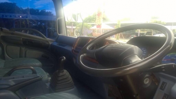 ขายรถหกล้อ HINO FG เครื่อง 220 แรง ปี 47 ช่วงกระบะยาว 7.20 เมตร ไมล์ 120,xxx ทะเบียนพร้อม ขายรถหกล้อ HINO FG เครื่อง 220 แรง ปี 47 ช่วงกระบะยาว 7.20 เมตร ไมล์ 120,xxx ทะเบียนพร้อม