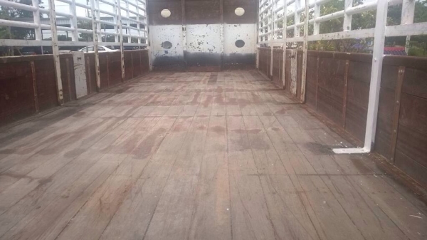 ขายรถหกล้อ HINO FG เครื่อง 220 แรง ปี 47 ช่วงกระบะยาว 7.20 เมตร ไมล์ 120,xxx ทะเบียนพร้อม ขายรถหกล้อ HINO FG เครื่อง 220 แรง ปี 47 ช่วงกระบะยาว 7.20 เมตร ไมล์ 120,xxx ทะเบียนพร้อม