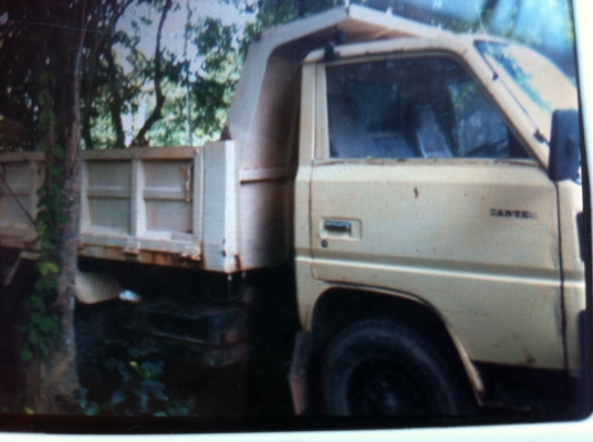 Mitsubichi canter ดั้ม สามคิว