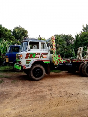 ขายเทเลอร์ HINO KT725  สภาพสวยพร้อมใช้ ราคาต่อรองได้ ที่คุูณอ๊อฟ พิจิตร 086-737-9991