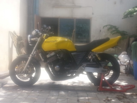 วุฒิ นนบุรี CB400 V.S ปี1998 สภาพสวยๆท่อสูตรไทเทเอกสารอินวอยพร้อมสรรพสามิตร