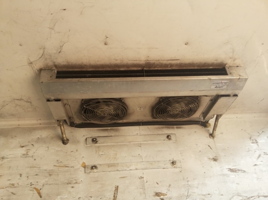 ขายตู้ติดรถบรรทุก 10 บานมีเสากลาง มีเครื่องปรับอุณหภูมิ