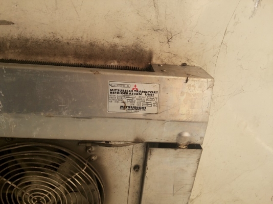 ขายตู้ติดรถบรรทุก 10 บานมีเสากลาง มีเครื่องปรับอุณหภูมิ