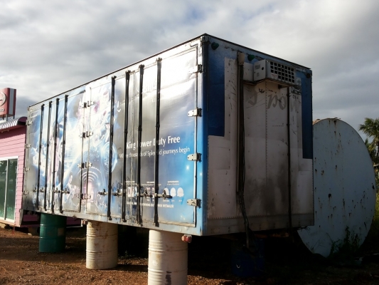 ขายตู้ติดรถบรรทุก 10 บานมีเสากลาง มีเครื่องปรับอุณหภูมิ